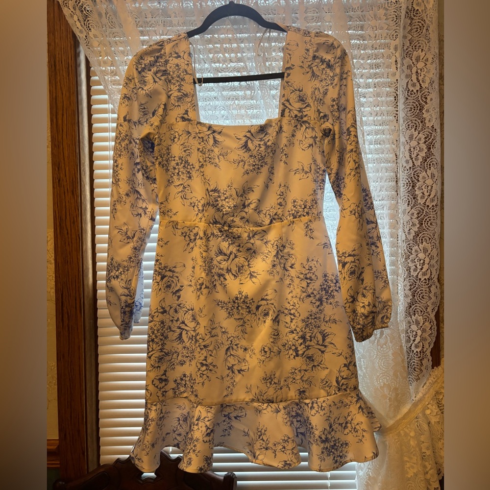 Forever 21 floral dress. Size small.